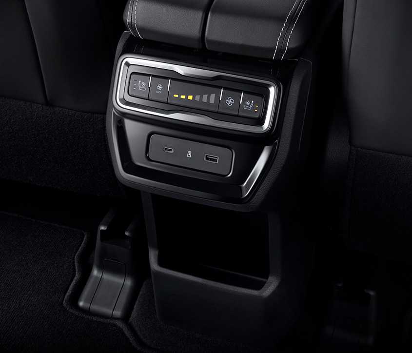 09-independent-rear-air-conditioning